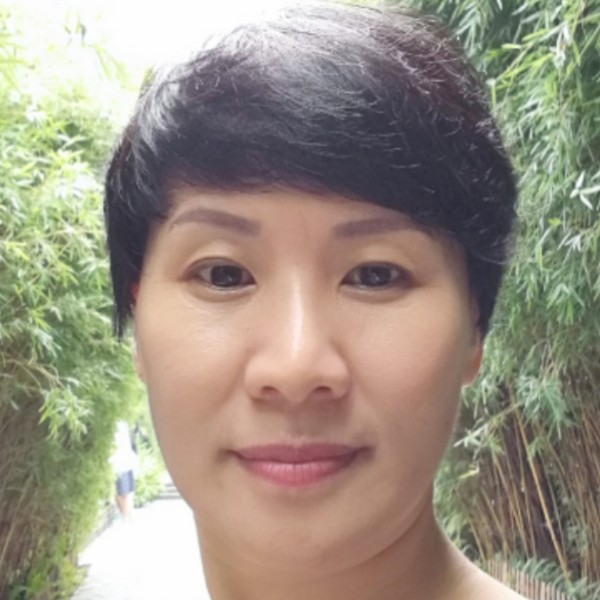 贤惠还碧影的照片