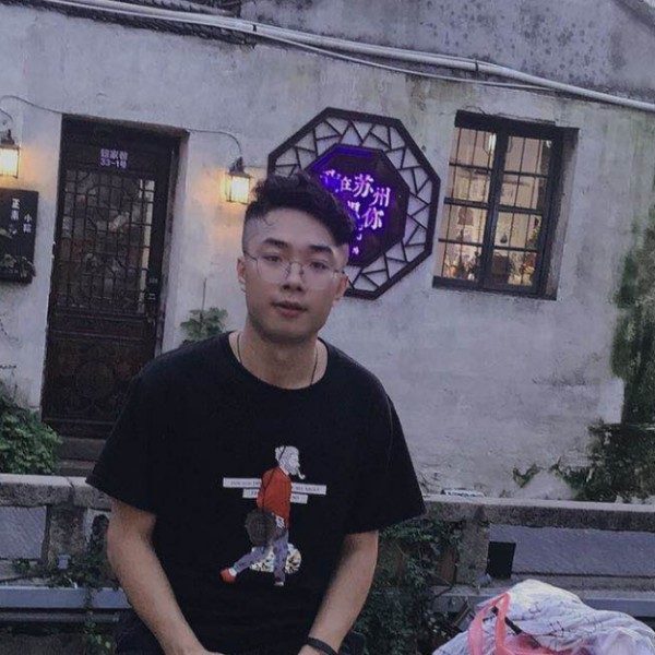 帆布鞋浅吻瘦瘦的照片