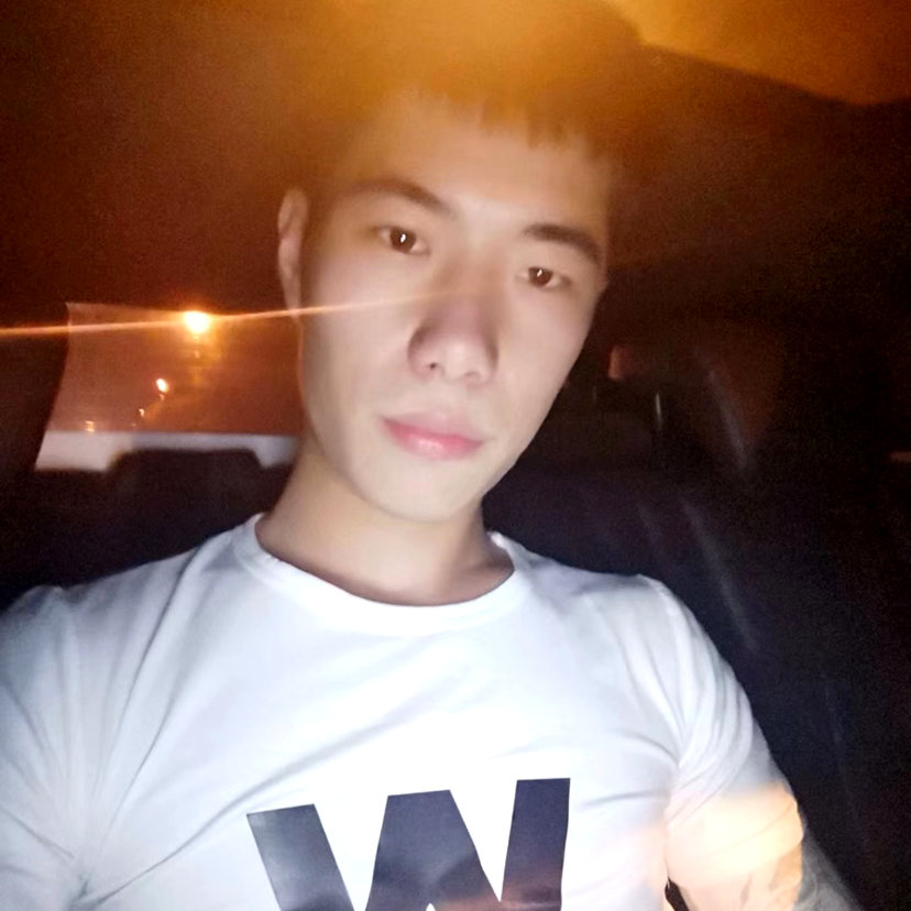 腼腆回眸柠檬的照片