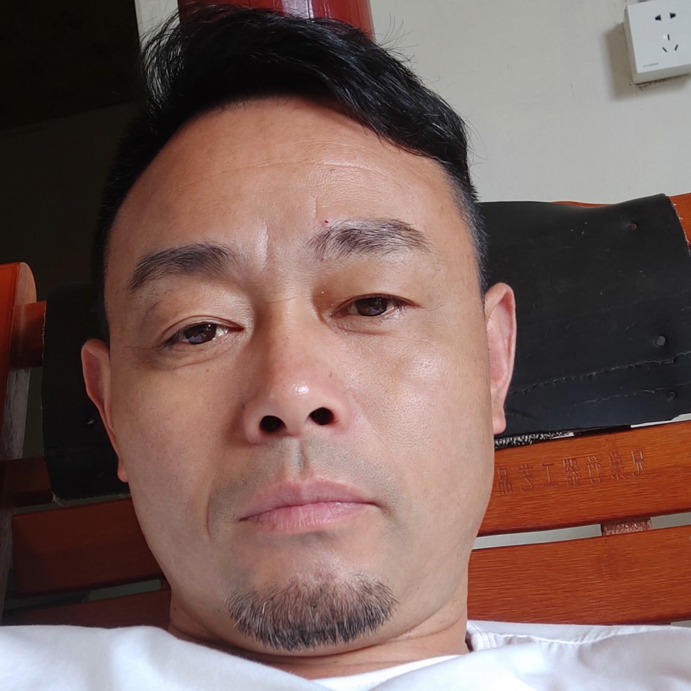 青琯野性的照片