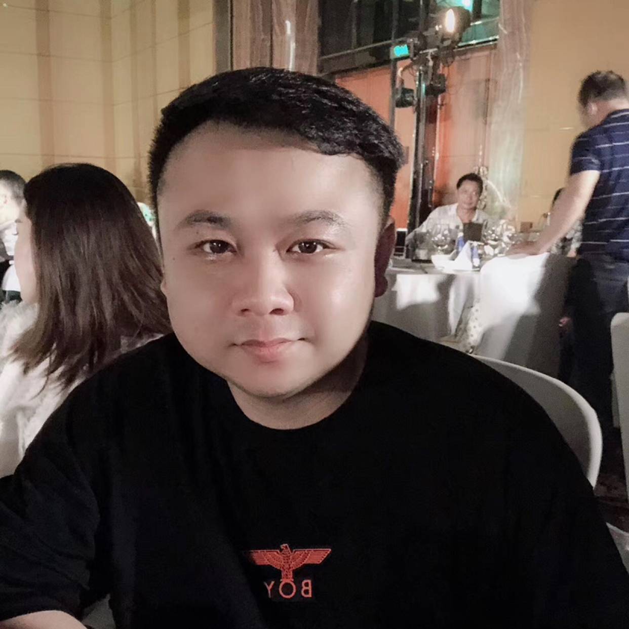 无酒量的贪杯者的照片