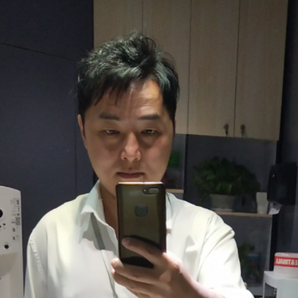 高大浅吻帆布鞋的照片