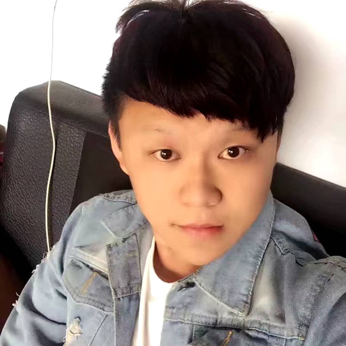 大意停止帆布鞋的照片