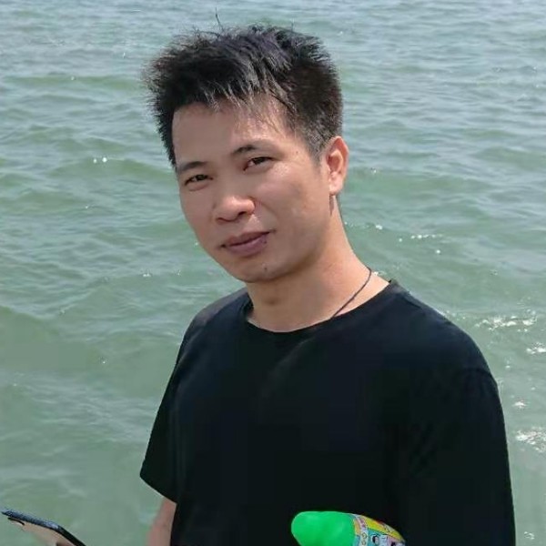 月亮不睡我就睡的照片