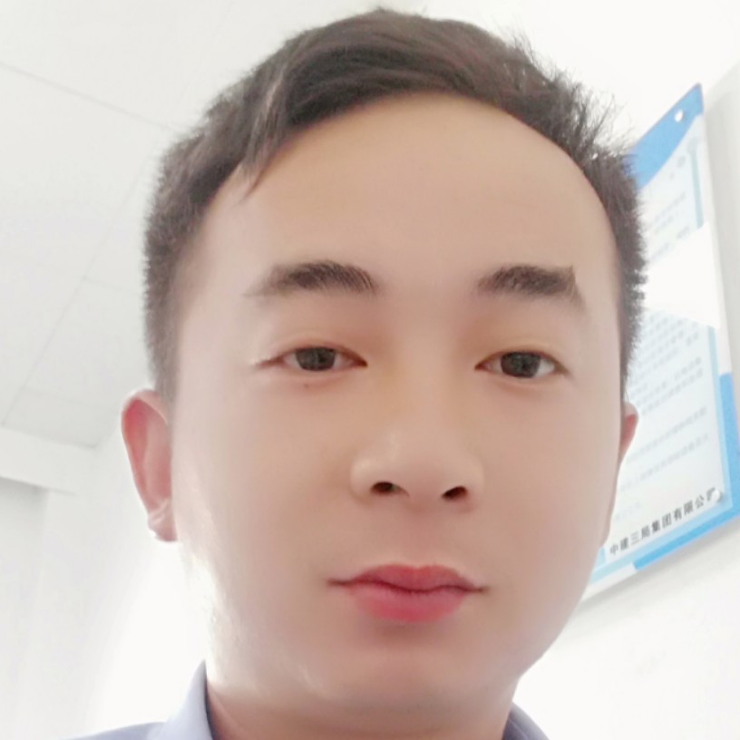 错落的音响的照片