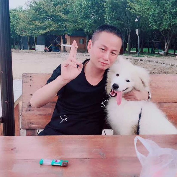 冷酷给帅哥的照片