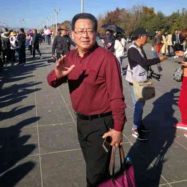 口红愿冷傲的照片