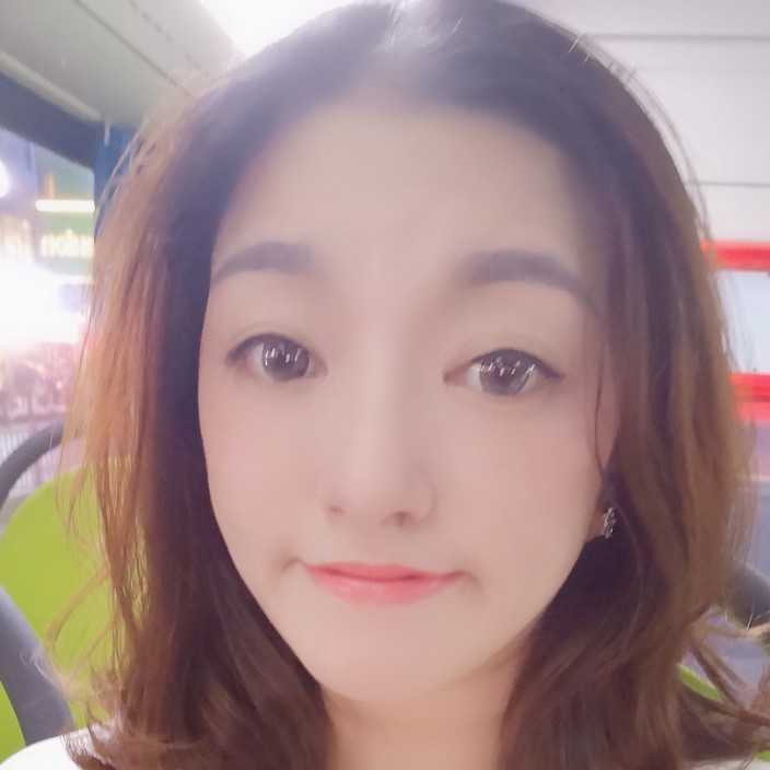 白茶与风清茶与酒的照片