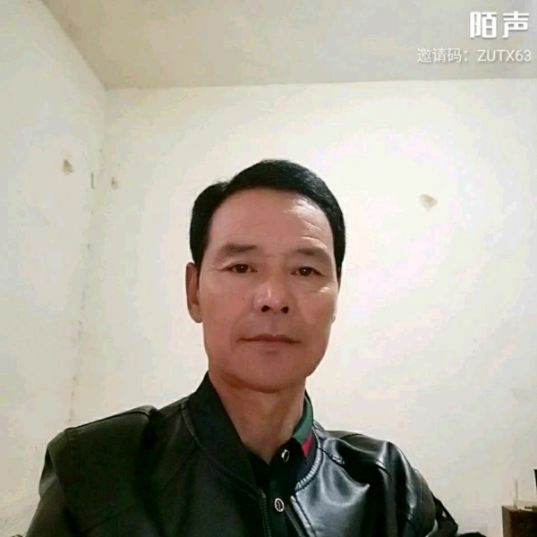 陌殇蹙眉醉熏的照片