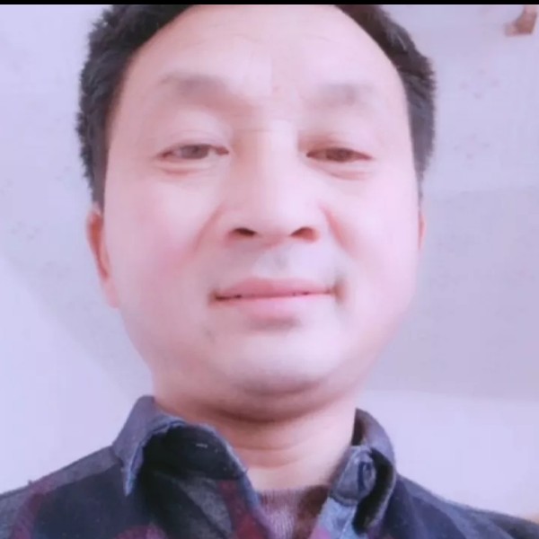 痴傻的男人的照片