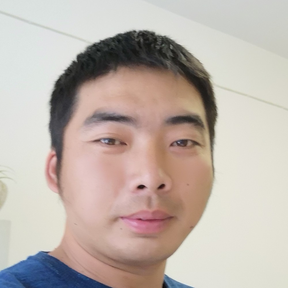 蓝天的风中的照片