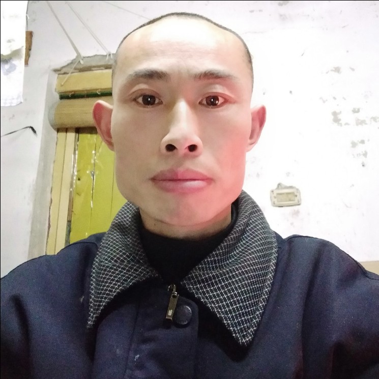望着远方的照片