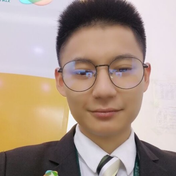 鞋子认真的照片