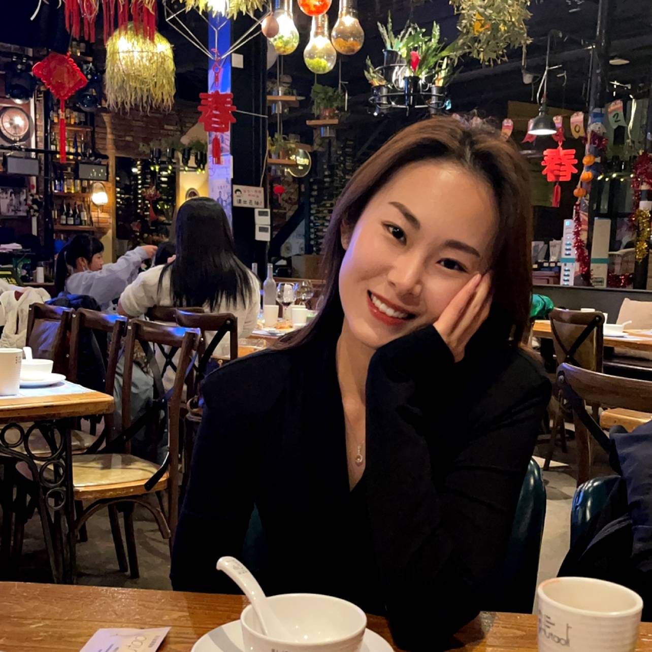 大女人中的小女人的照片