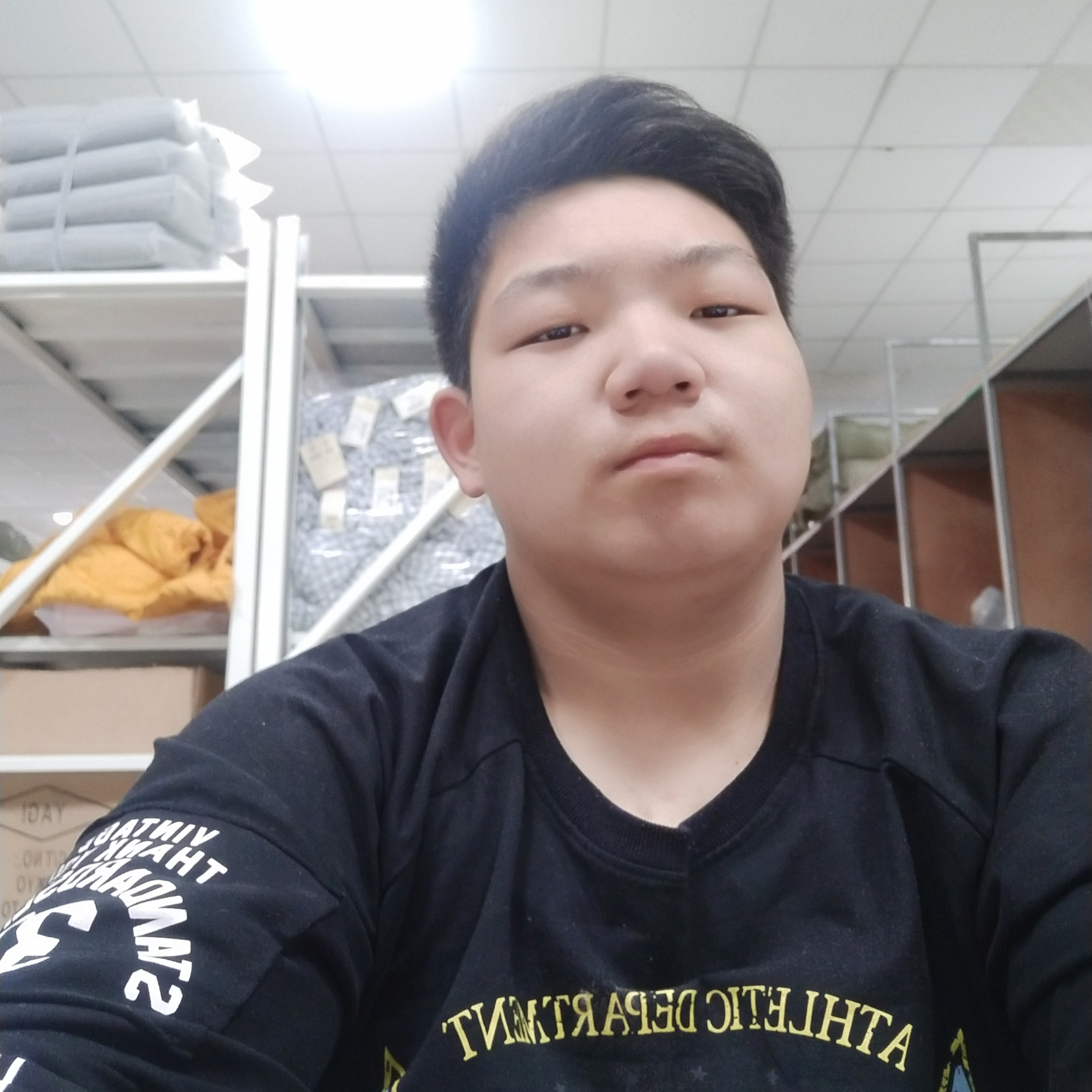 甜美拿蝶衣的照片