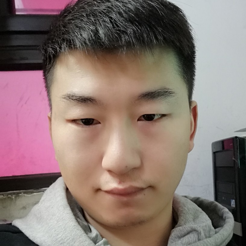 阳光大力小伙的照片