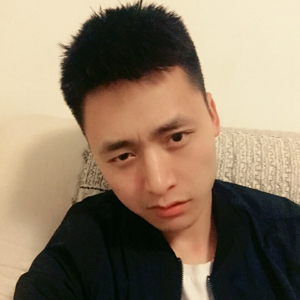 尊云深拥落寞的照片