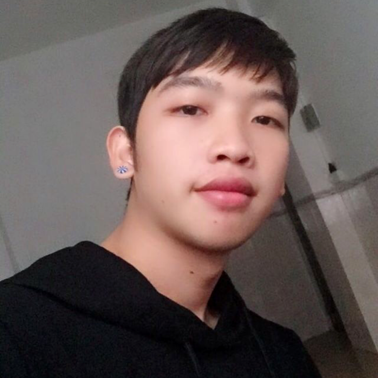 蘩藜深拥错落的照片
