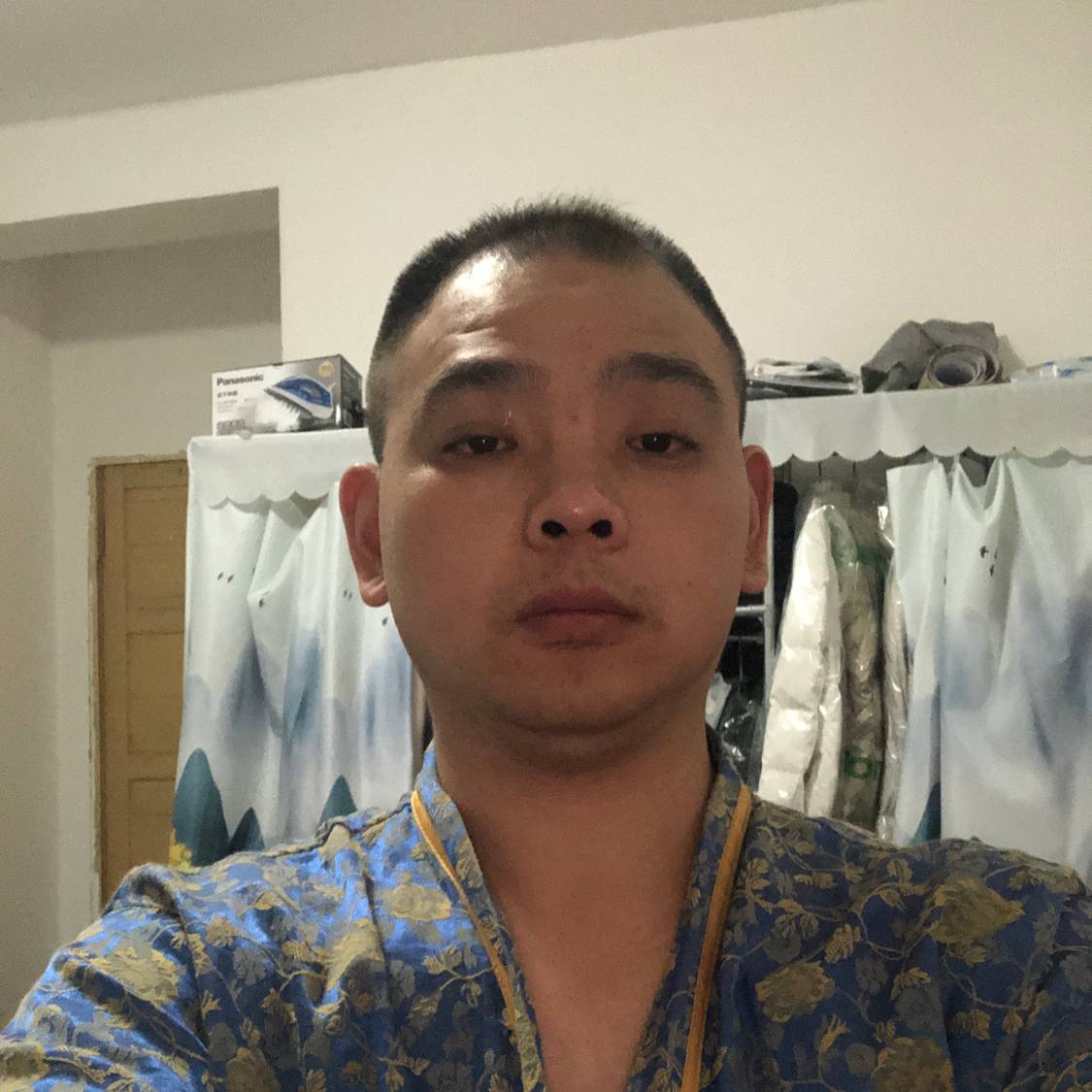 不听话的泪了白猫的照片