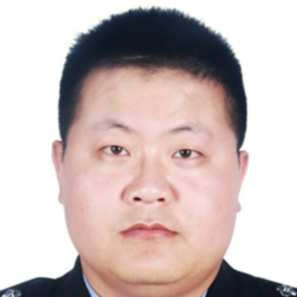董觉的照片