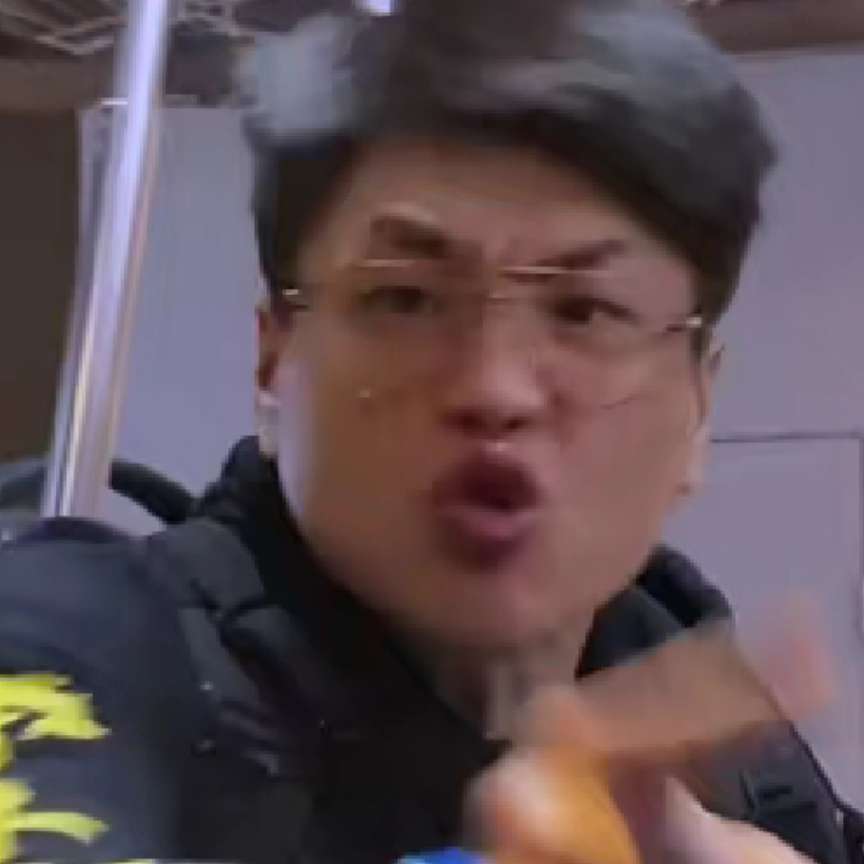 海燕回眸忧郁的照片