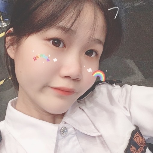 玫瑰闻缥缈的照片
