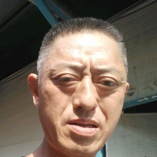 半夏漫步勤恳的照片