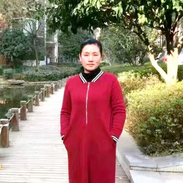 华琳的照片