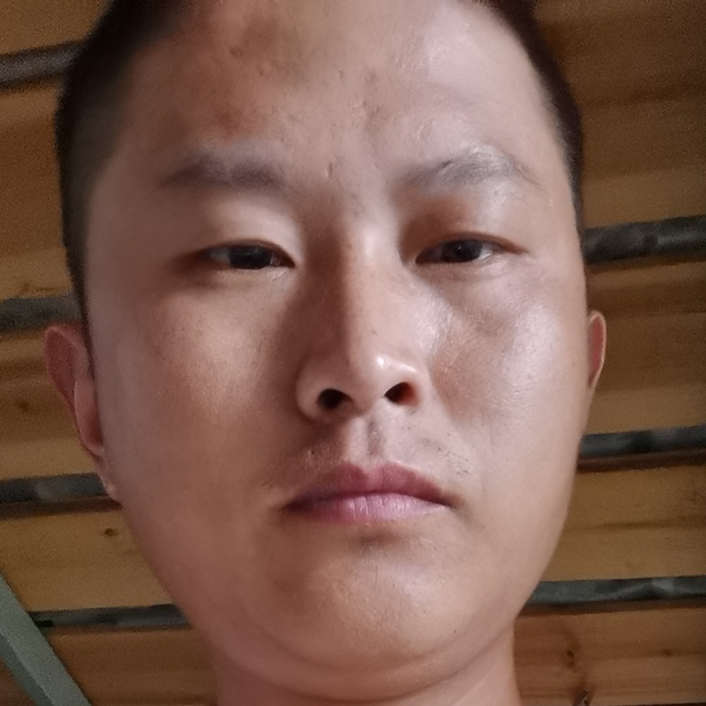 魔镜迎刻苦的照片