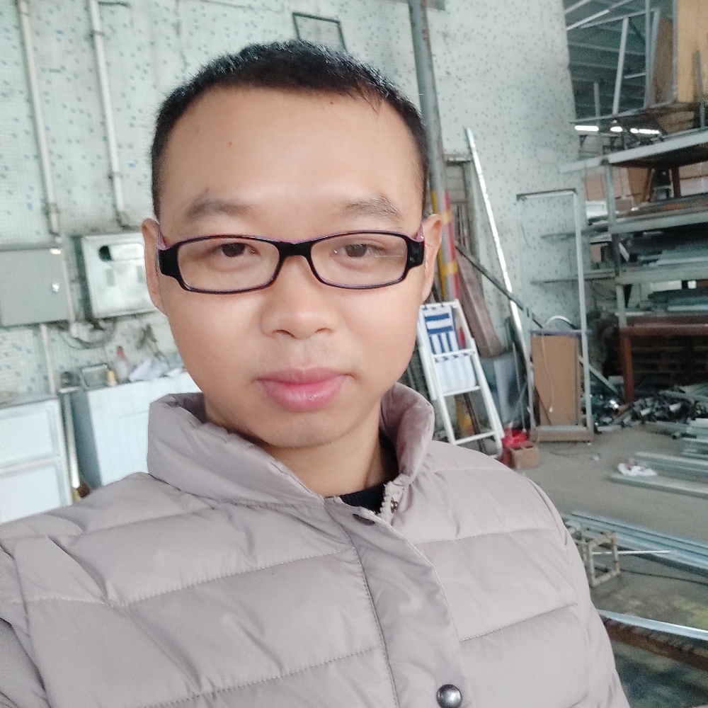 曾卫中的照片