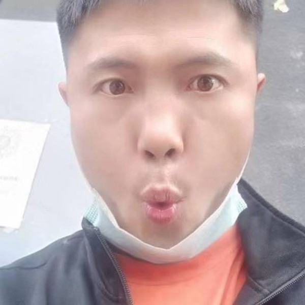 眼睛里写满了故事的照片