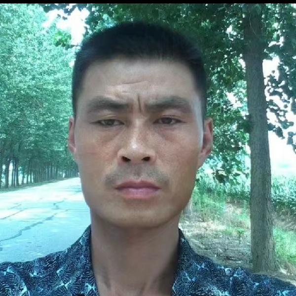 红尖一笑的照片