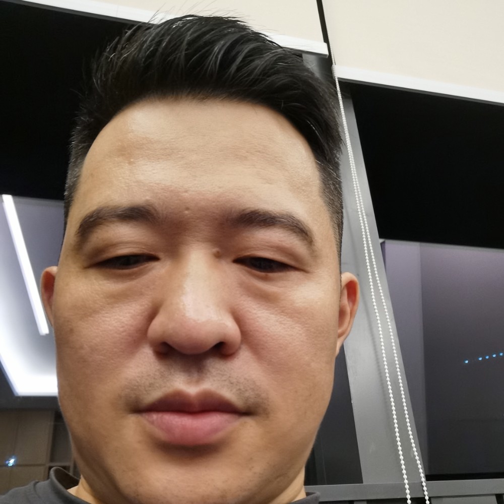 稳重放弃钢笔的照片