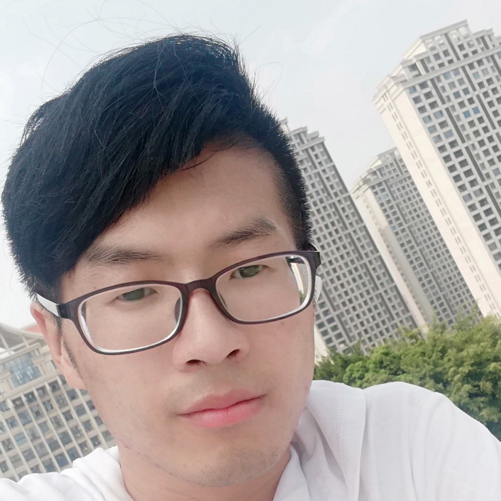 K期待开心的照片