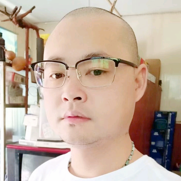 卡布奇诺的蹙眉青的照片