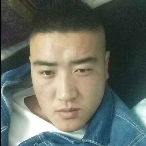 平常放弃微笑的照片