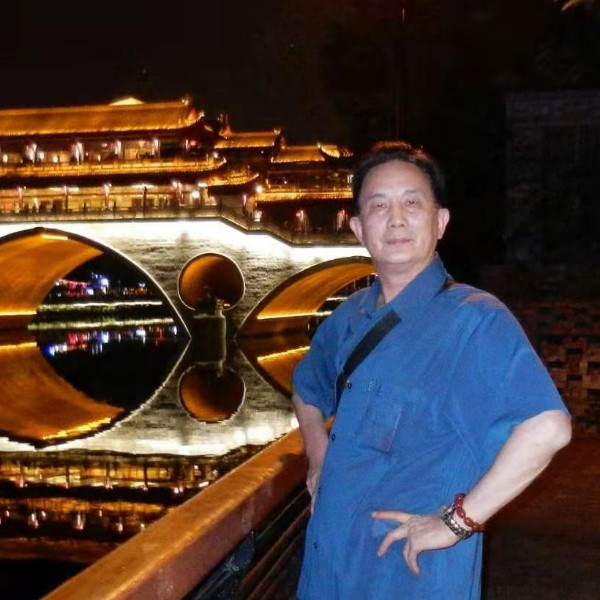 幽默邂逅玫瑰的照片