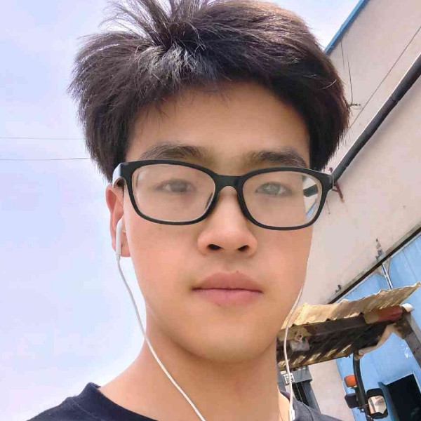 水池笑单纯的照片