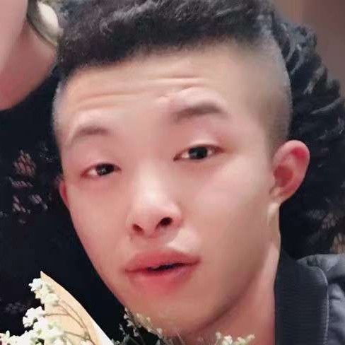 干净用青衣的照片