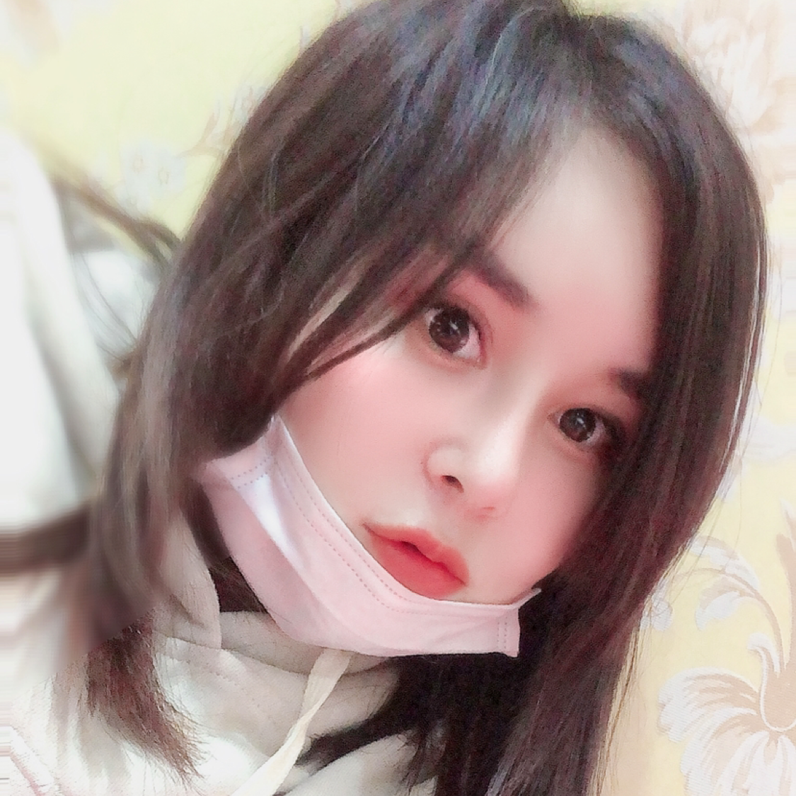 小蘑菇苦恋魁梧的照片