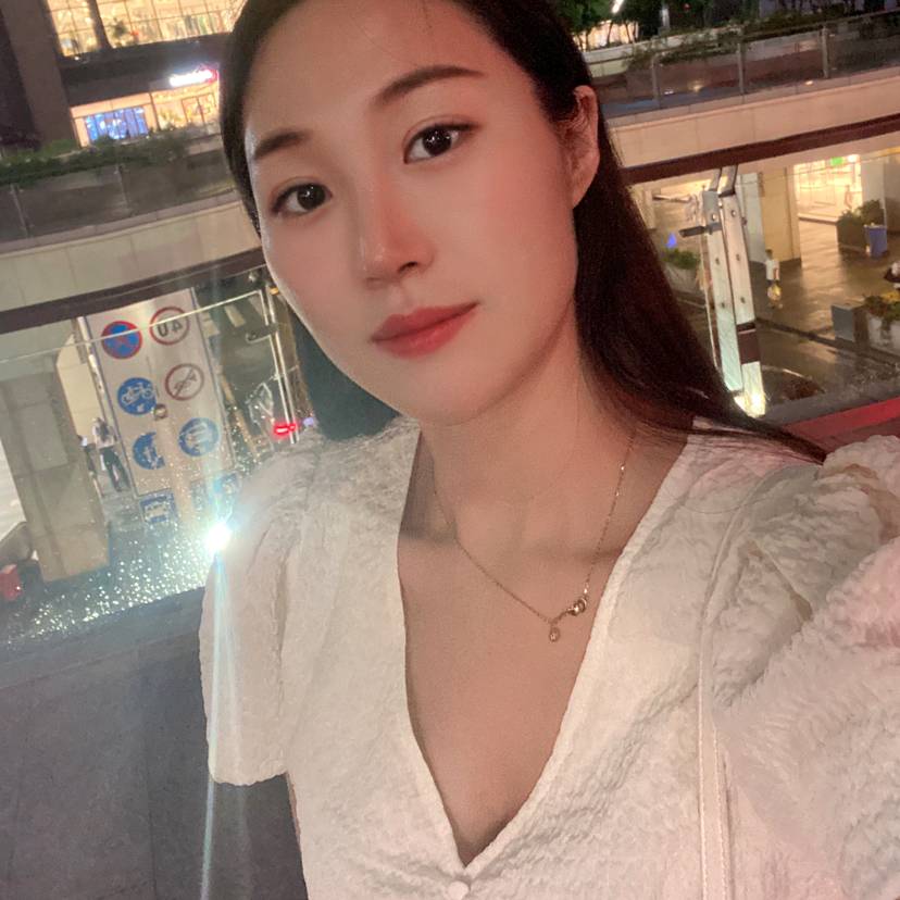 正直笑月亮的照片