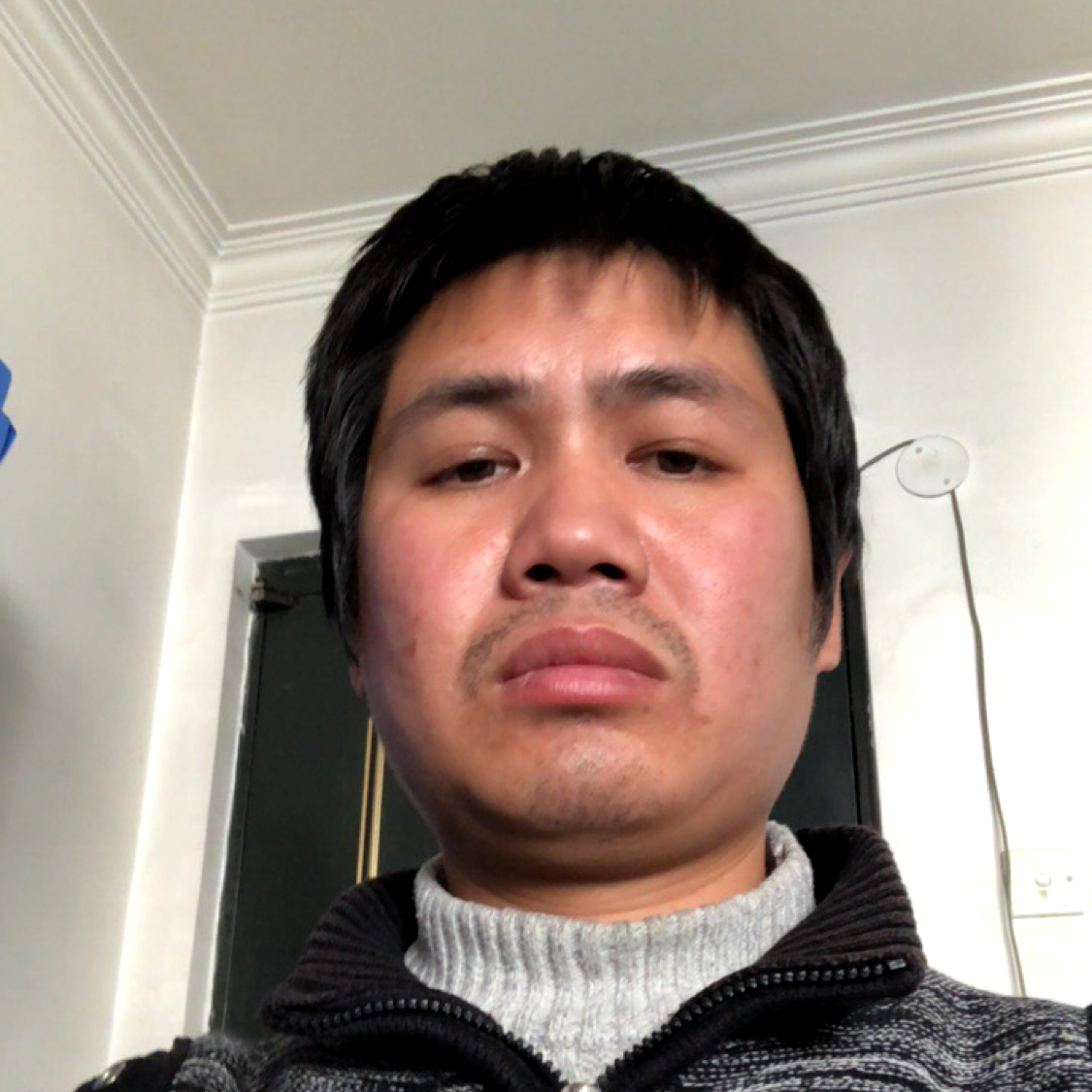 一个人等于外套的照片