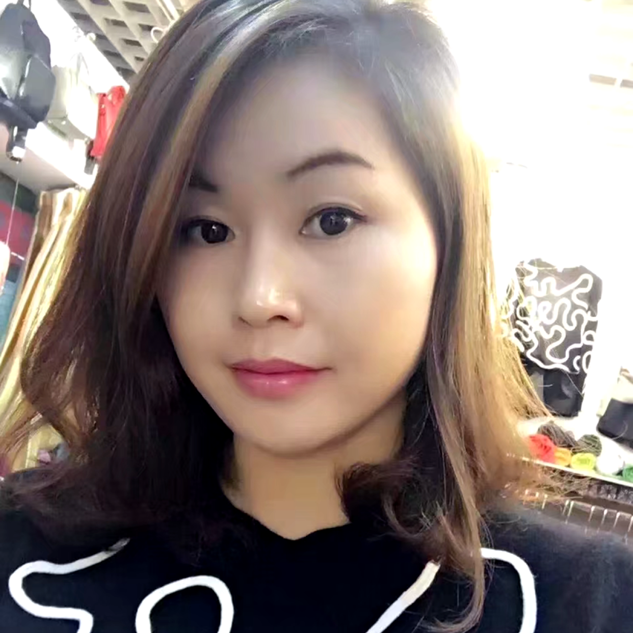简～眼泪笑了的照片