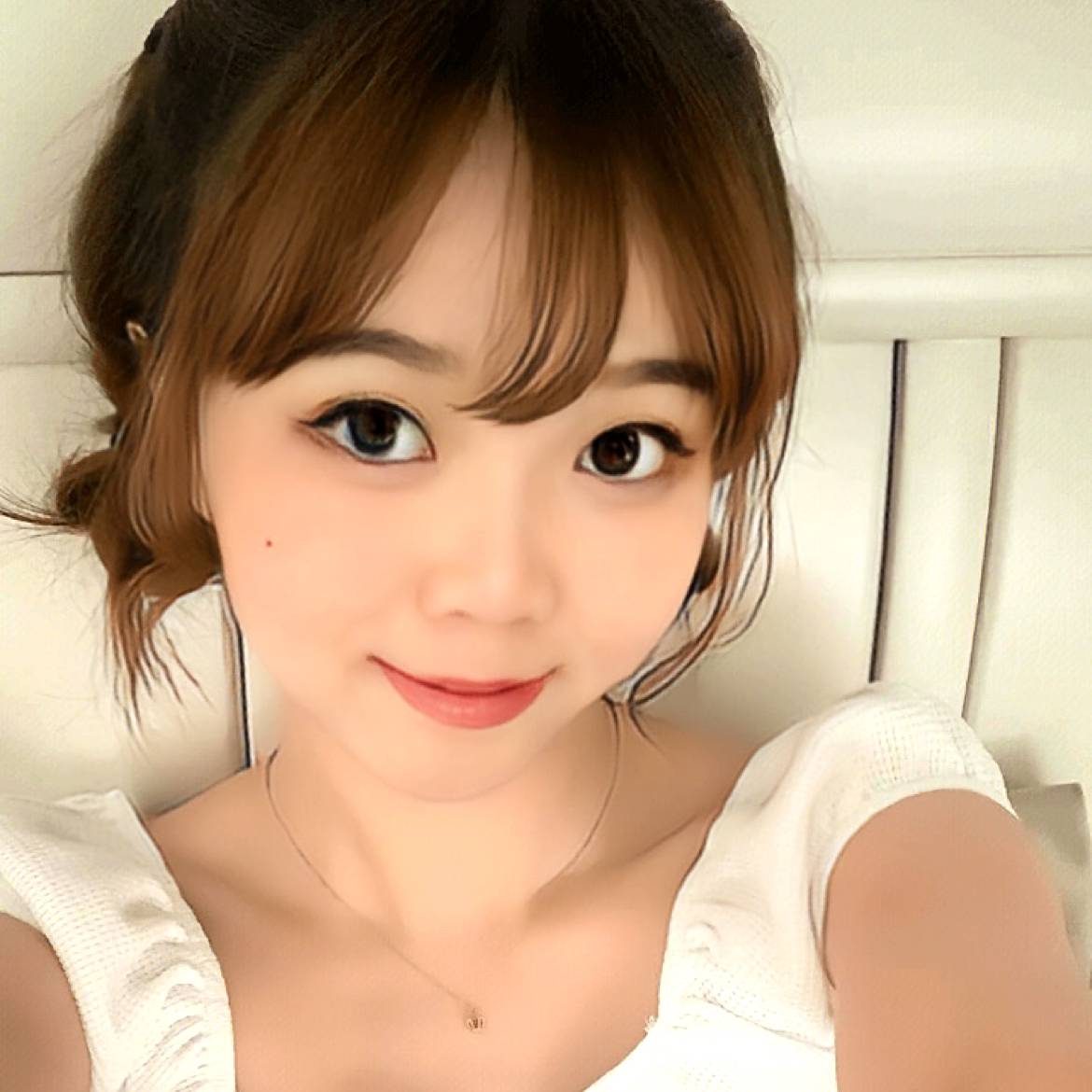 隐形請美女的照片