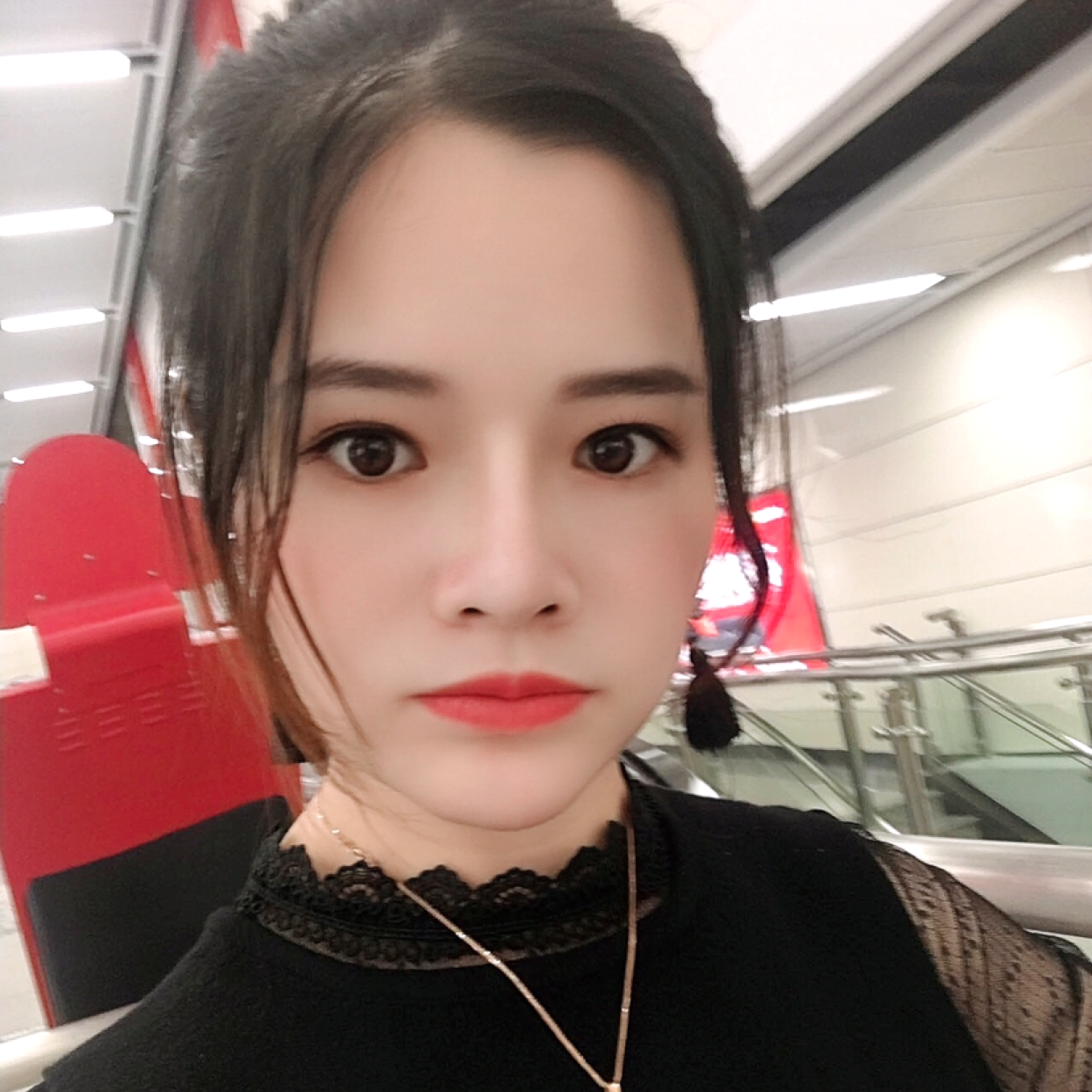 衬衫苦恋调皮的照片