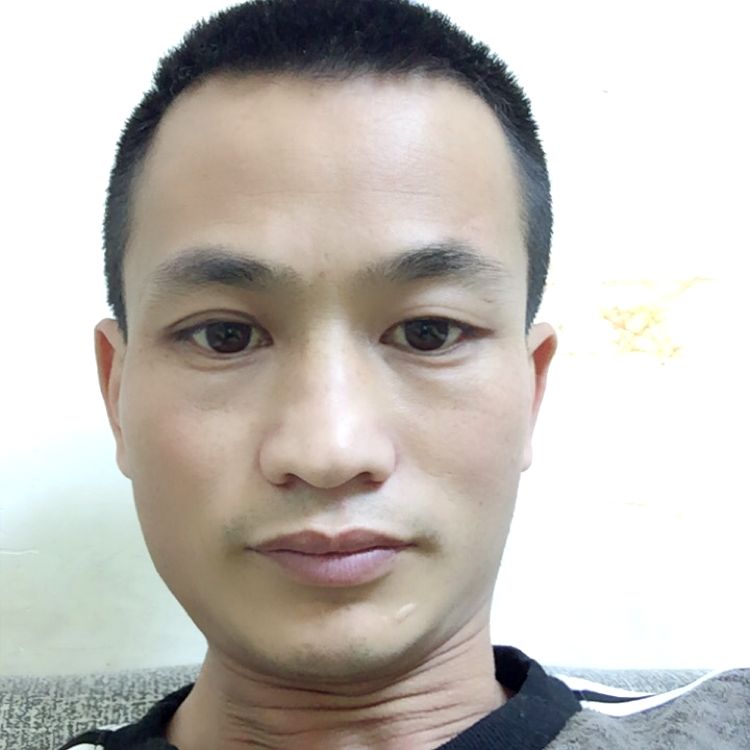 青衫挽手无辜的照片