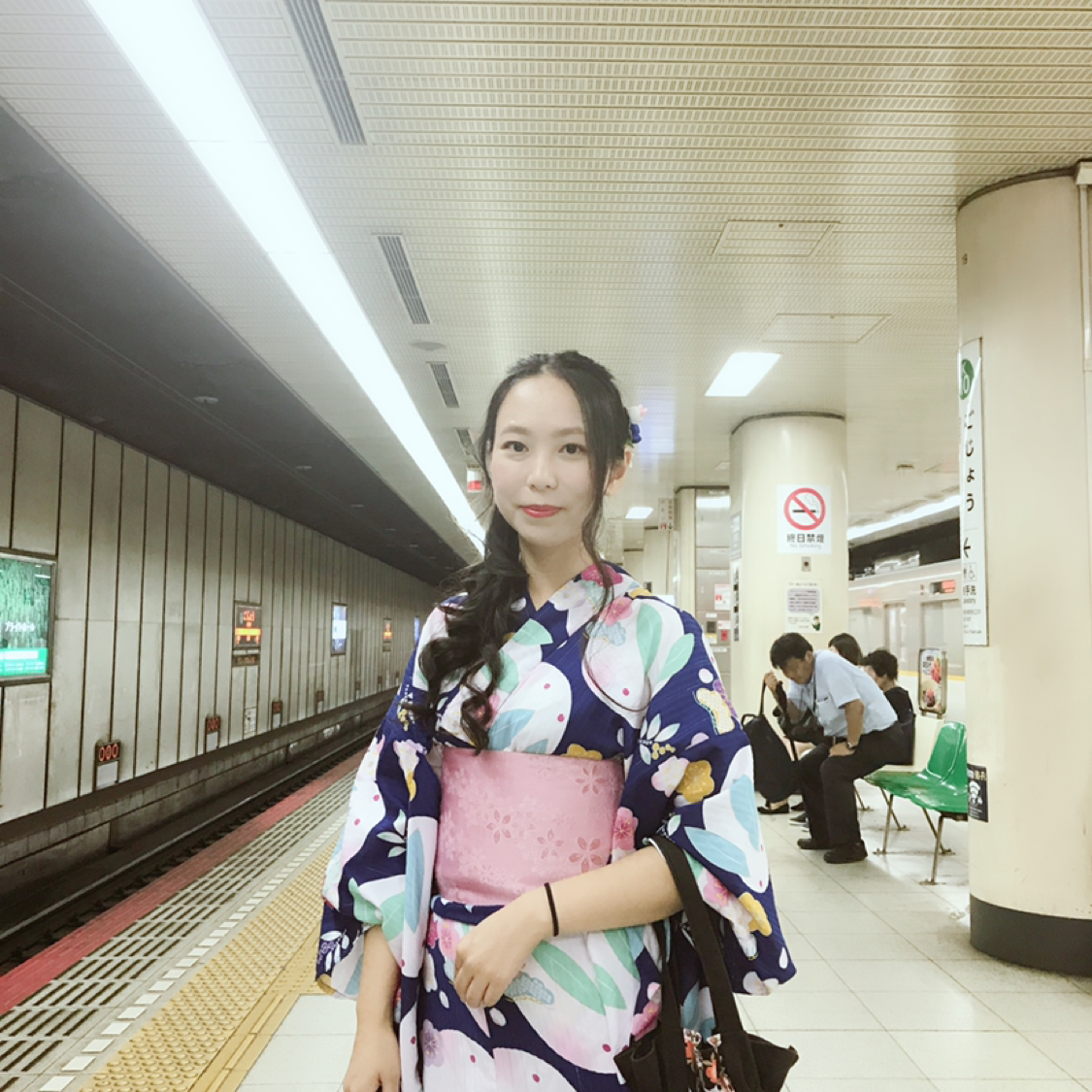 淡然的红尘的照片