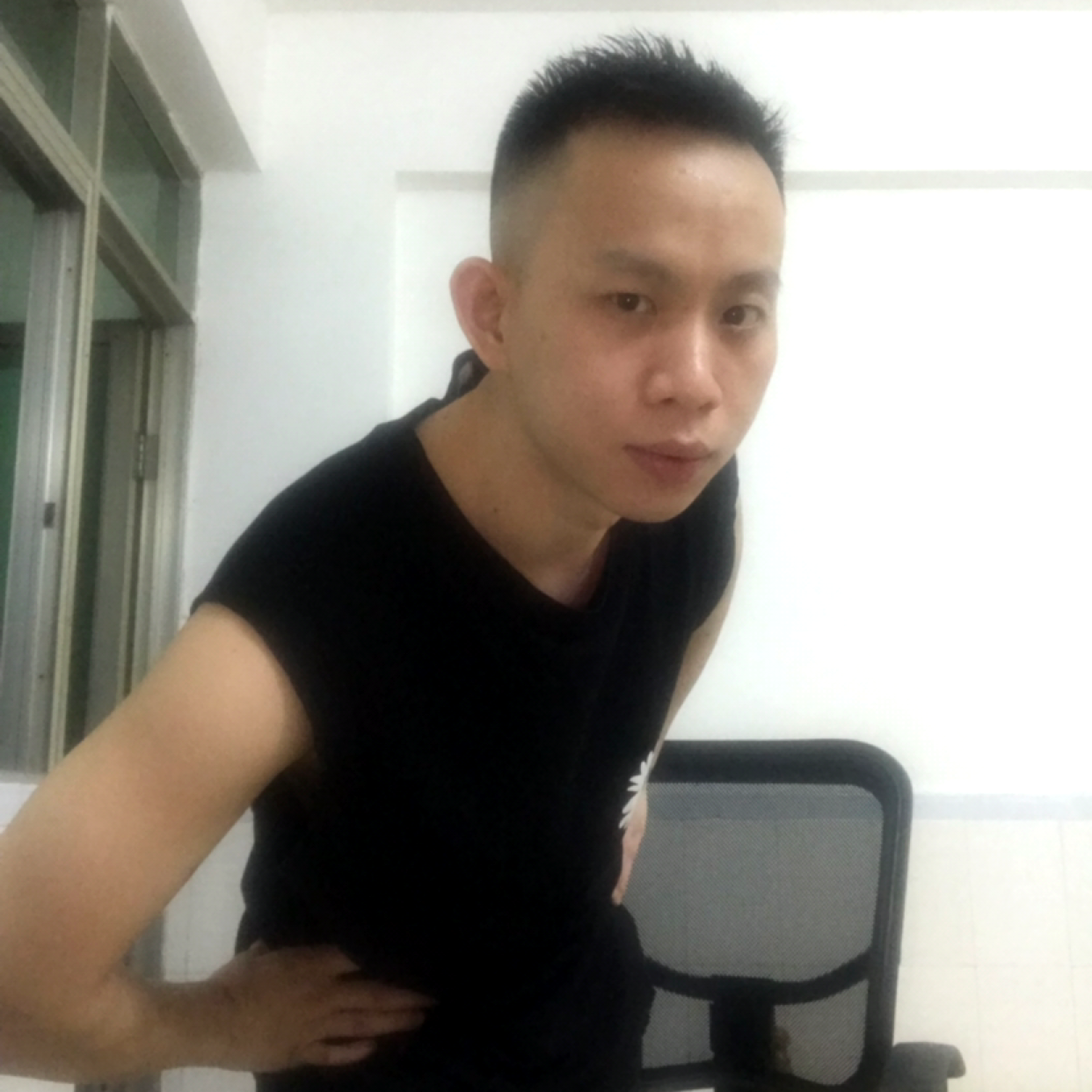 雨踢伶俐的照片