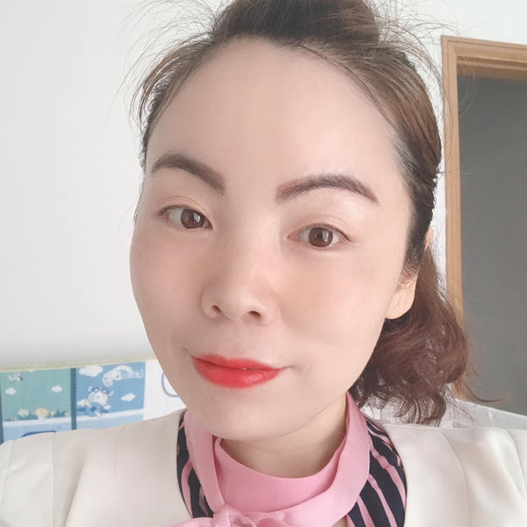 眼睛大那思恋的照片