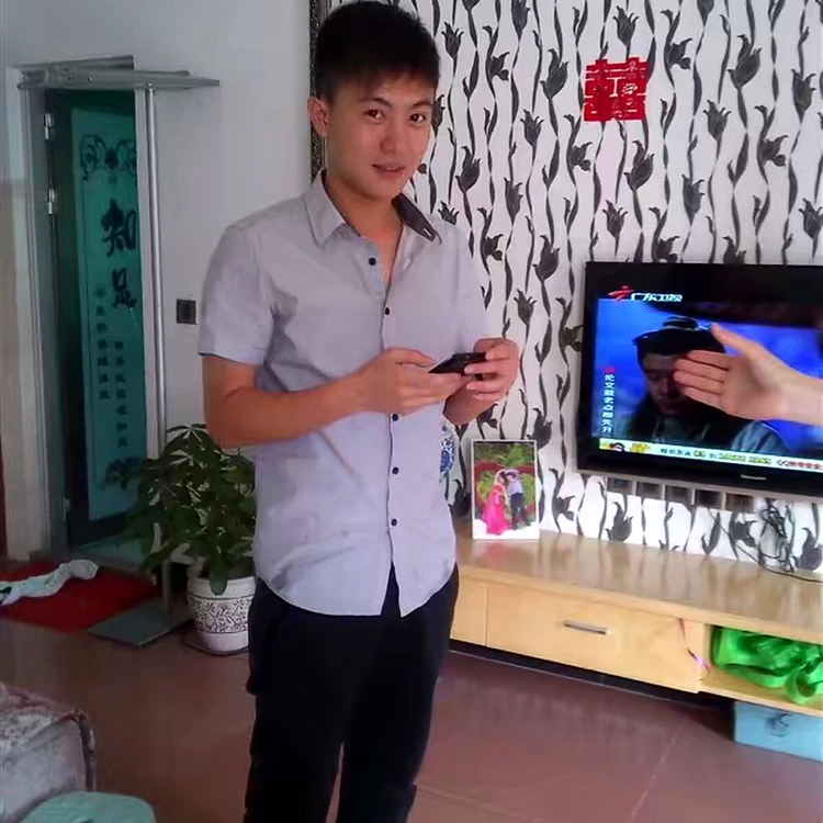 李土佳的照片